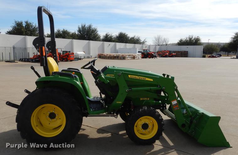 image for item DK9833 2017 John Deere 3025E MFWD tractor