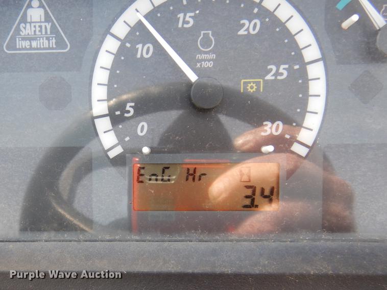 image for item DK9833 2017 John Deere 3025E MFWD tractor