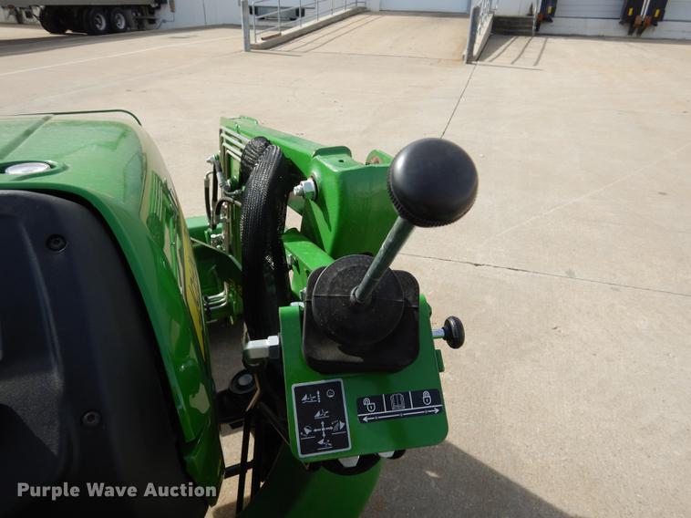 image for item DK9833 2017 John Deere 3025E MFWD tractor