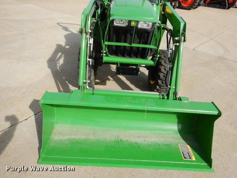 image for item DK9833 2017 John Deere 3025E MFWD tractor