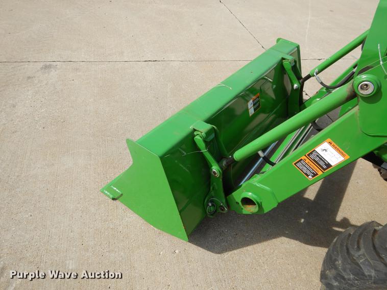 image for item DK9833 2017 John Deere 3025E MFWD tractor