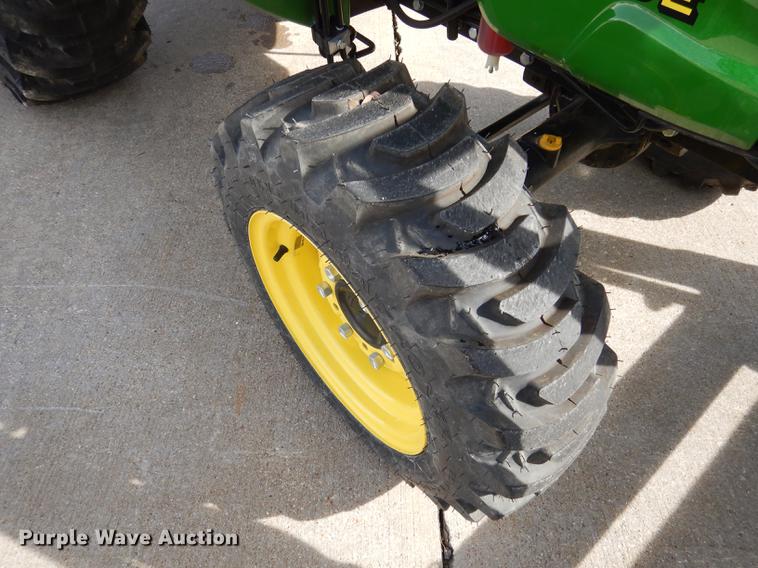 image for item DK9833 2017 John Deere 3025E MFWD tractor