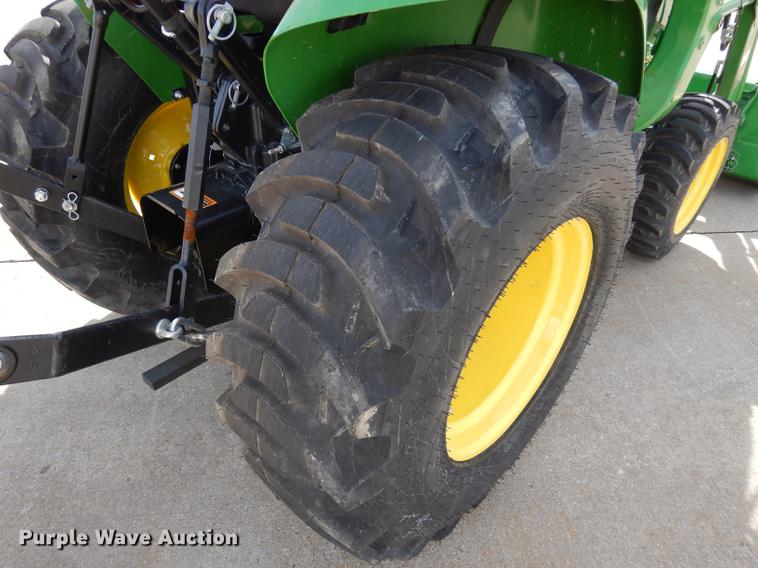 image for item DK9833 2017 John Deere 3025E MFWD tractor