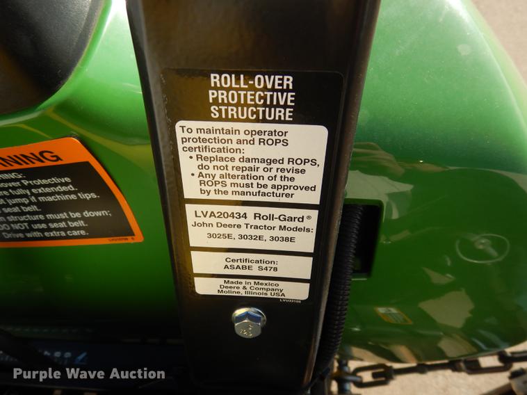 image for item DK9833 2017 John Deere 3025E MFWD tractor