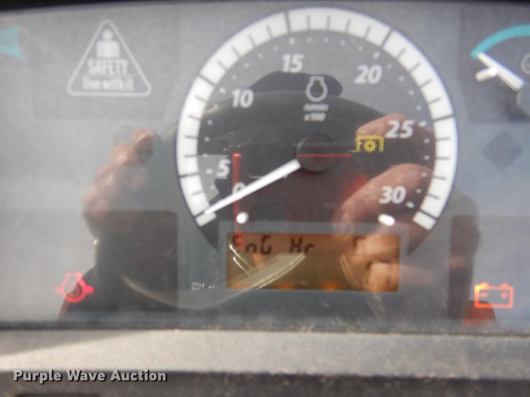 image for item DK9834 2017 John Deere 3025E MFWD tractor