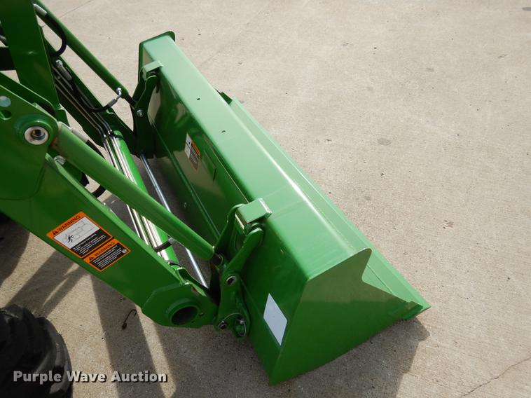 image for item DK9834 2017 John Deere 3025E MFWD tractor