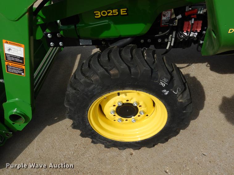 image for item DK9834 2017 John Deere 3025E MFWD tractor