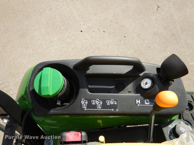 image for item DK9836 John Deere 1025R MFWD tractor