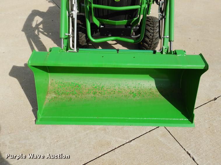 image for item DK9836 John Deere 1025R MFWD tractor
