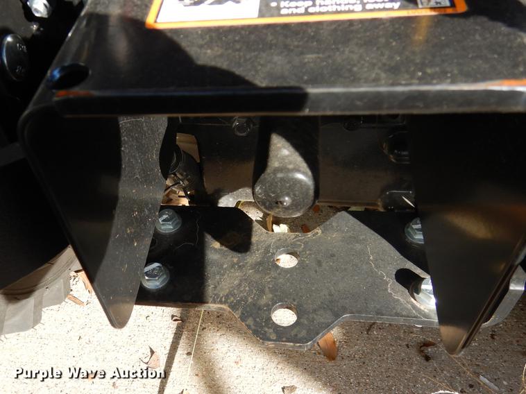 image for item DK9836 John Deere 1025R MFWD tractor