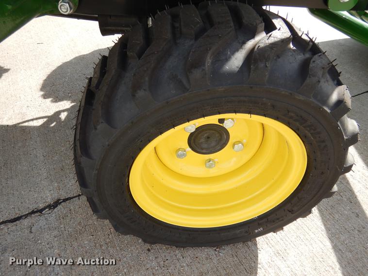 image for item DK9836 John Deere 1025R MFWD tractor