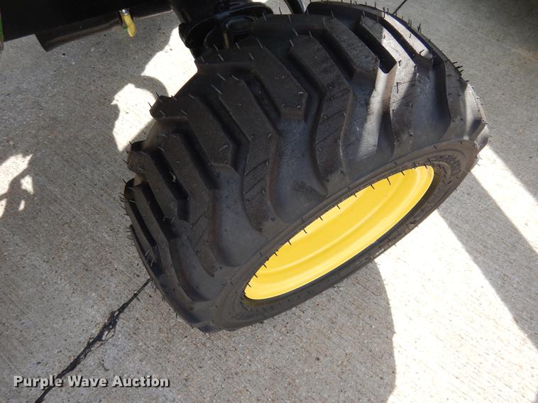 image for item DK9836 John Deere 1025R MFWD tractor