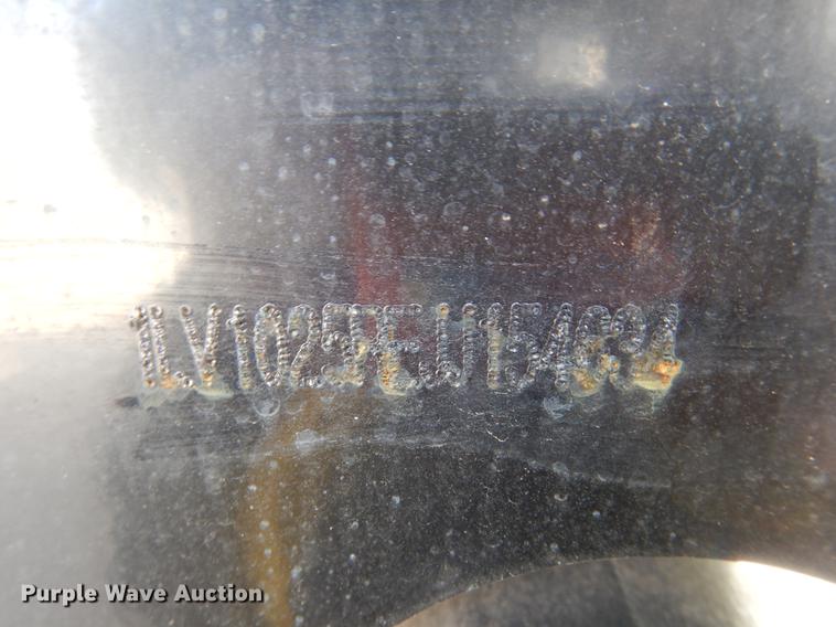 image for item DK9836 John Deere 1025R MFWD tractor