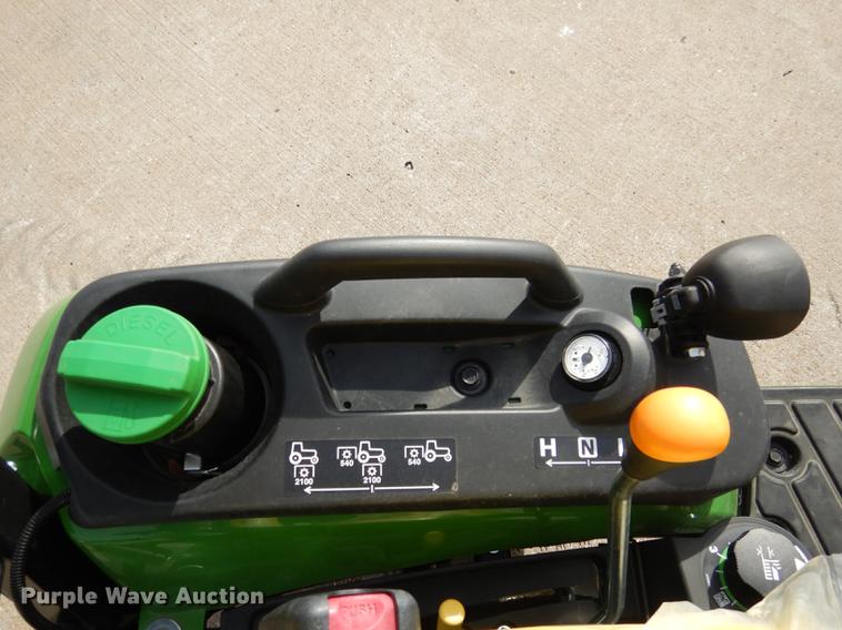 image for item DK9837 2017 John Deere 1025R MFWD tractor