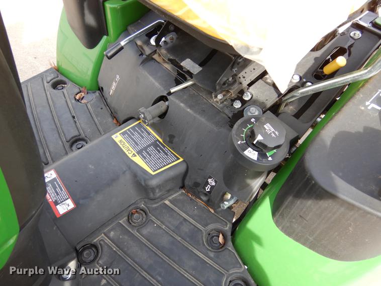 image for item DK9837 2017 John Deere 1025R MFWD tractor