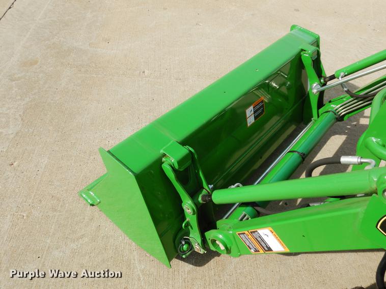 image for item DK9837 2017 John Deere 1025R MFWD tractor