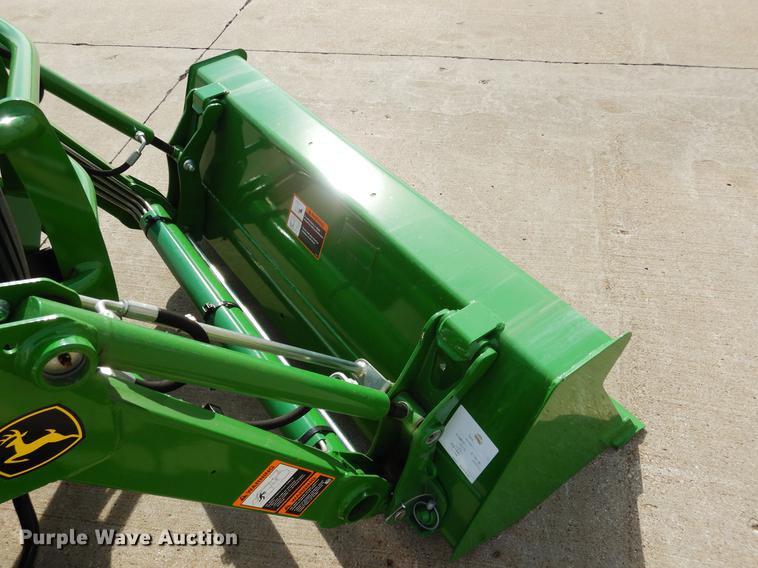 image for item DK9837 2017 John Deere 1025R MFWD tractor