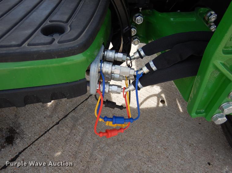 image for item DK9837 2017 John Deere 1025R MFWD tractor