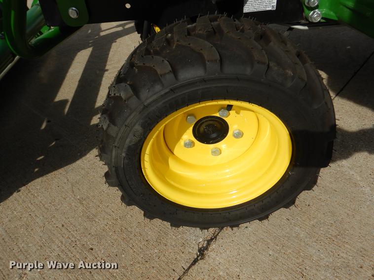image for item DK9837 2017 John Deere 1025R MFWD tractor