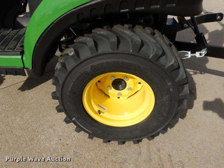 image for item DK9837 2017 John Deere 1025R MFWD tractor