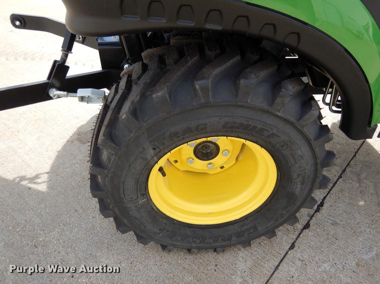 image for item DK9837 2017 John Deere 1025R MFWD tractor