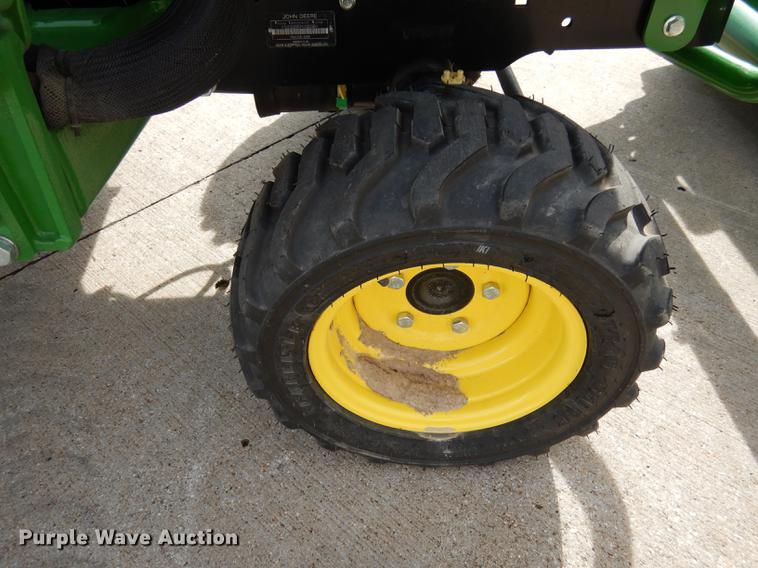 image for item DK9837 2017 John Deere 1025R MFWD tractor