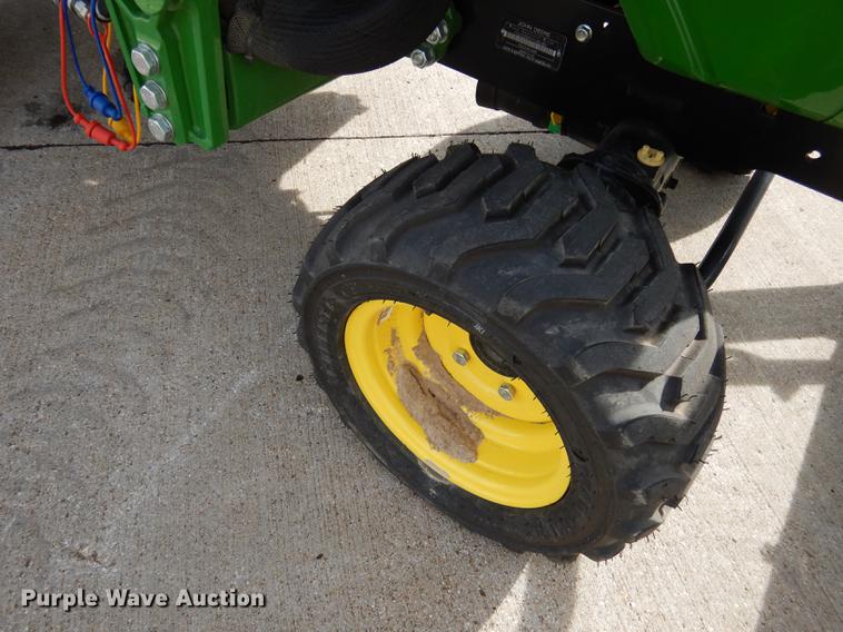 image for item DK9837 2017 John Deere 1025R MFWD tractor