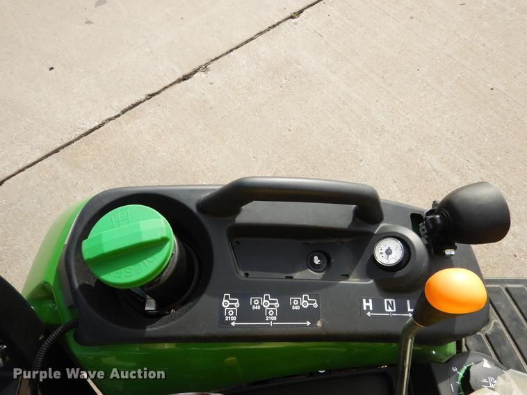 image for item DK9838 2017 John Deere 1025R MFWD tractor