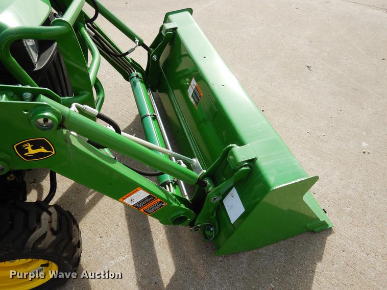 image for item DK9838 2017 John Deere 1025R MFWD tractor