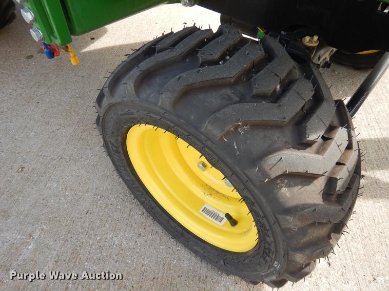 image for item DK9838 2017 John Deere 1025R MFWD tractor