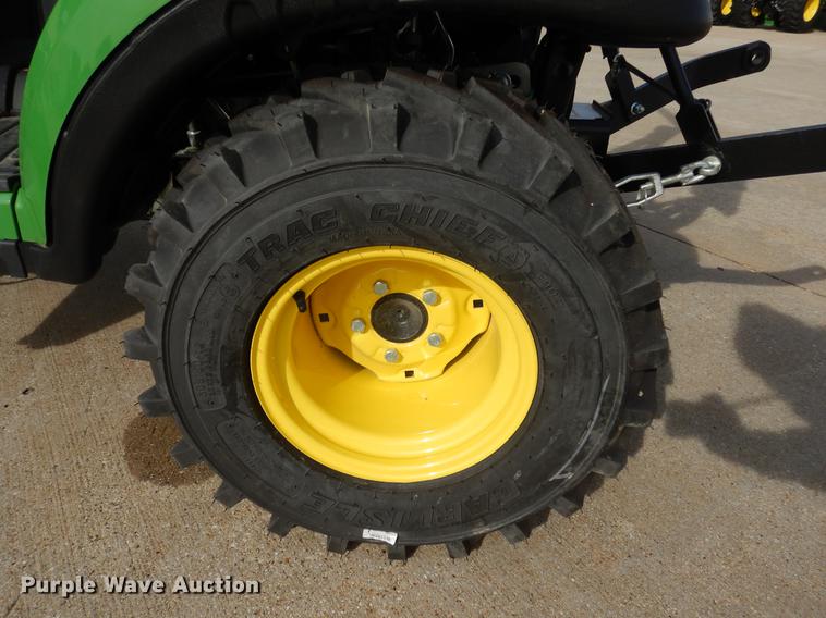 image for item DK9838 2017 John Deere 1025R MFWD tractor