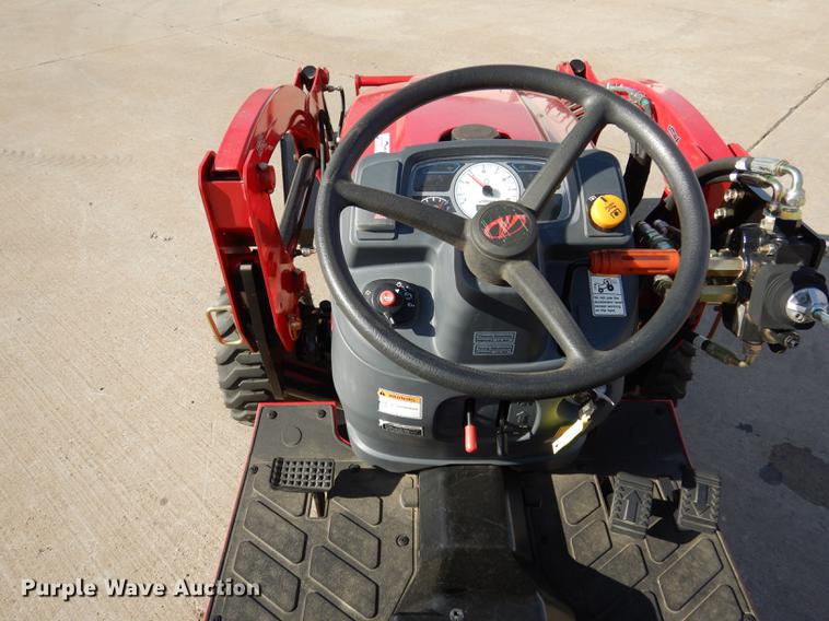 image for item DK9840 2017 Mahindra eMax 22S MFWD tractor