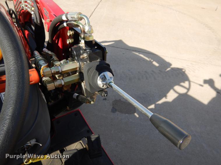 image for item DK9840 2017 Mahindra eMax 22S MFWD tractor