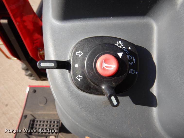 image for item DK9840 2017 Mahindra eMax 22S MFWD tractor