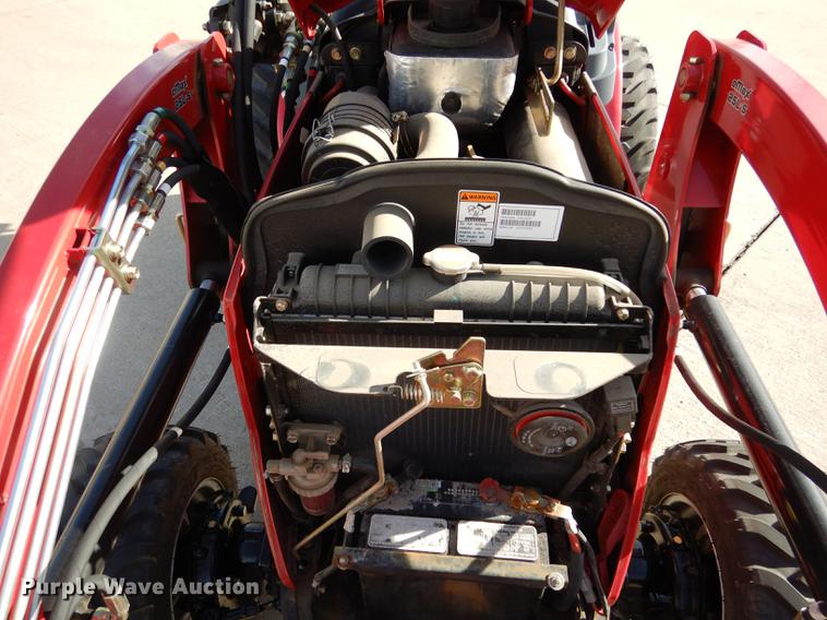 image for item DK9840 2017 Mahindra eMax 22S MFWD tractor