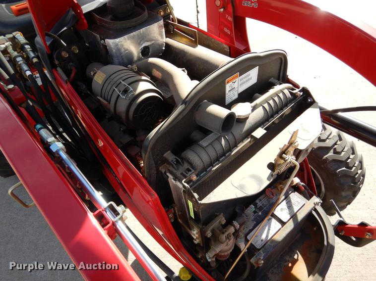 image for item DK9840 2017 Mahindra eMax 22S MFWD tractor