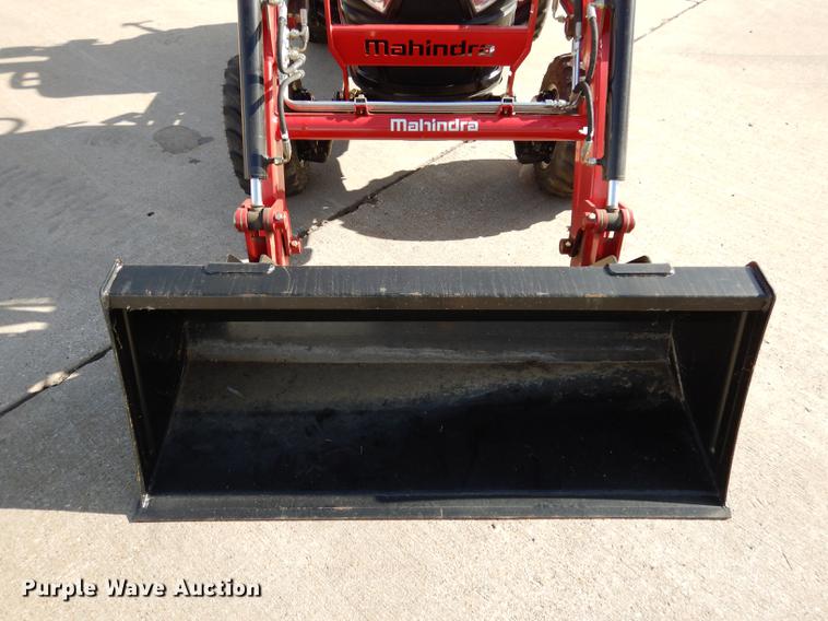 image for item DK9840 2017 Mahindra eMax 22S MFWD tractor