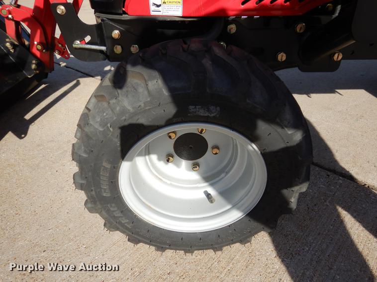 image for item DK9840 2017 Mahindra eMax 22S MFWD tractor