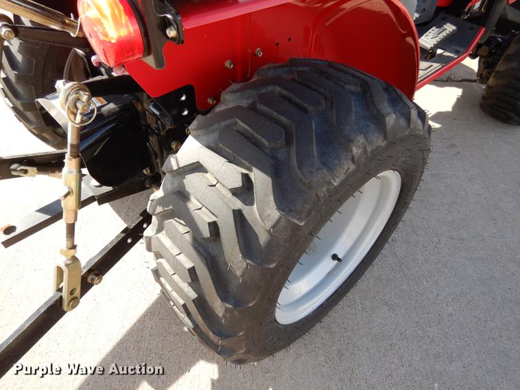 image for item DK9840 2017 Mahindra eMax 22S MFWD tractor