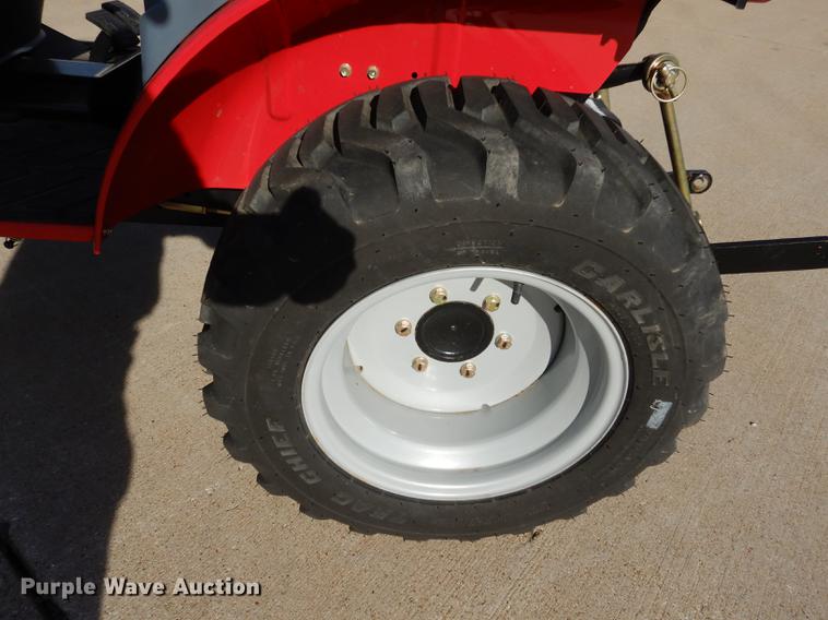 image for item DK9840 2017 Mahindra eMax 22S MFWD tractor