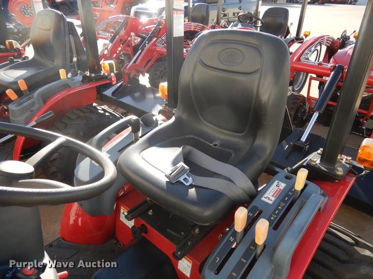 image for item DK9840 2017 Mahindra eMax 22S MFWD tractor