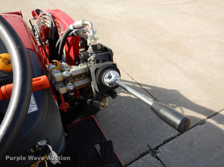 image for item DK9841 2017 Mahindra eMax 22S MFWD tractor