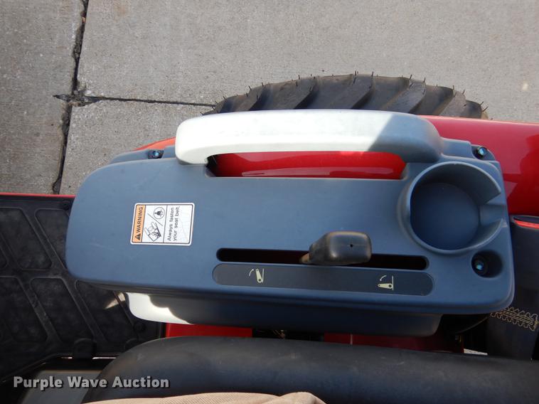 image for item DK9841 2017 Mahindra eMax 22S MFWD tractor