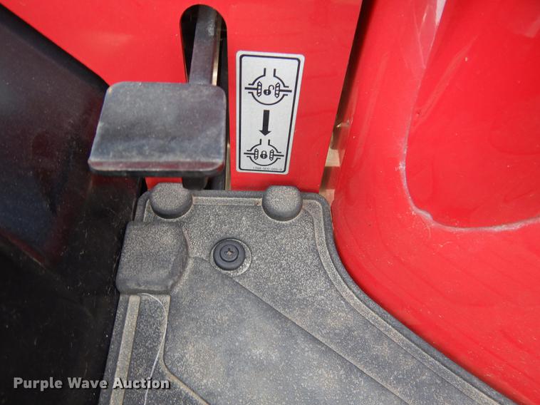 image for item DK9841 2017 Mahindra eMax 22S MFWD tractor