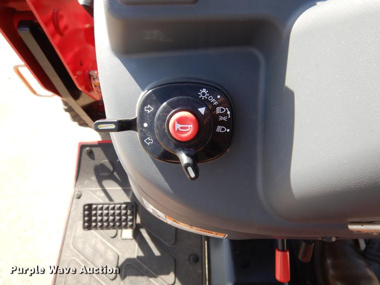 image for item DK9842 2017 Mahindra eMax 22S MFWD tractor