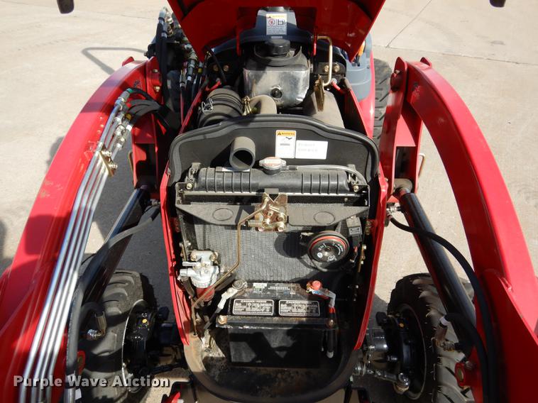 image for item DK9842 2017 Mahindra eMax 22S MFWD tractor