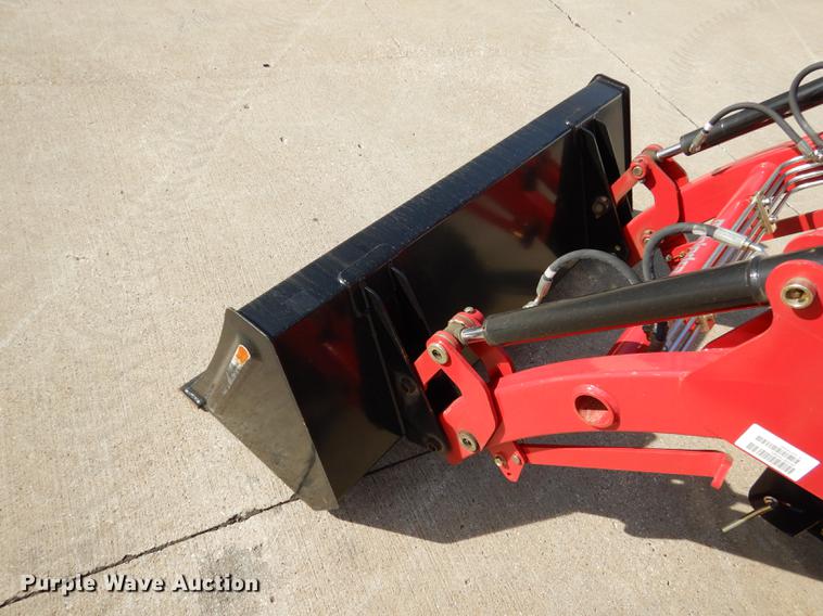 image for item DK9842 2017 Mahindra eMax 22S MFWD tractor