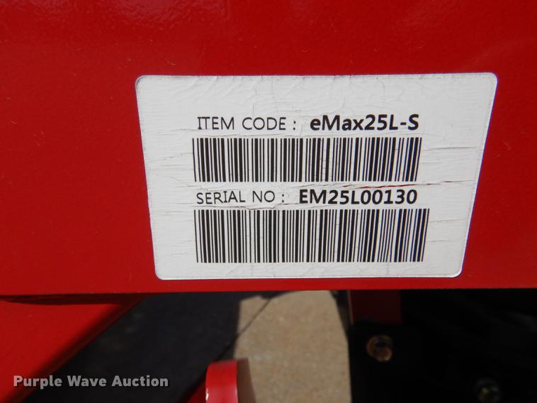 image for item DK9842 2017 Mahindra eMax 22S MFWD tractor