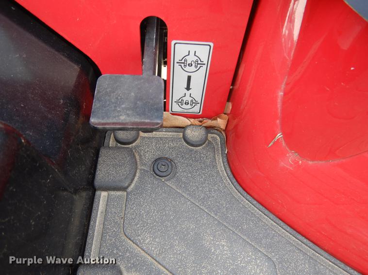 image for item DK9842 2017 Mahindra eMax 22S MFWD tractor