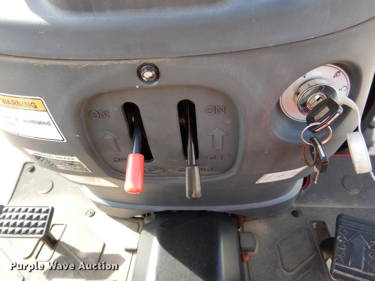 image for item DK9843 2016 Mahindra eMax 22S MFWD tractor